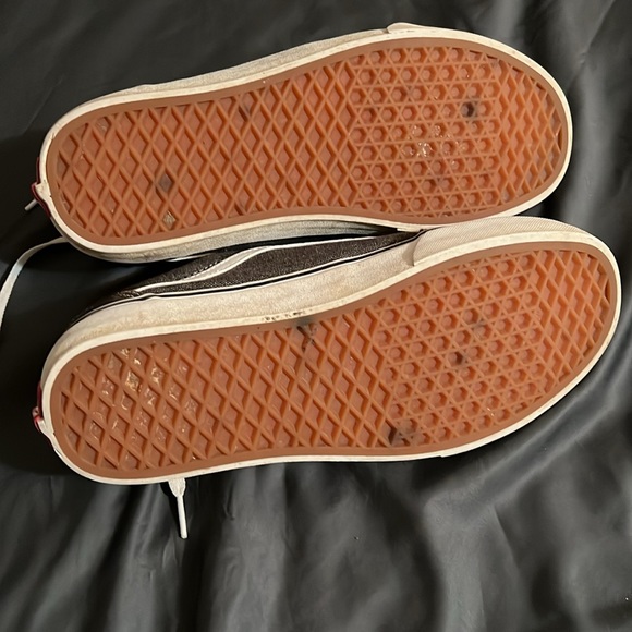 Vans - Picture 3 of 5